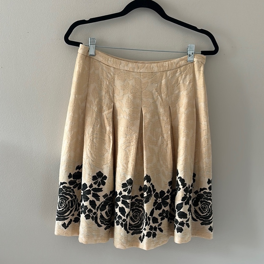 Etcetera Pleated A-Line Tan Skirt Black Floral Border Sz 6 Chic Office Fall